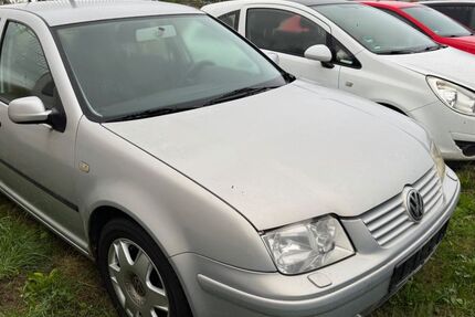 VW Golf 92.727 km 2.199 € Ballstedt 99439