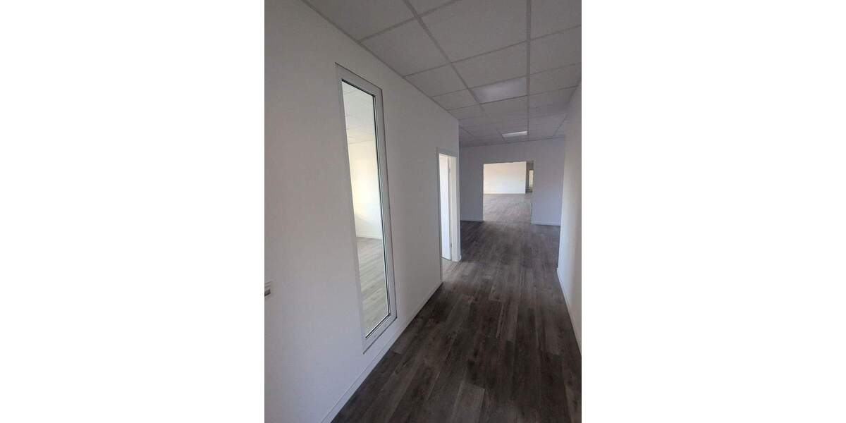 Gewerbeobjekt Eisenberg - 9 Zimmer, 440 m&sup2;, 2.420&euro; | Angebot:24250257