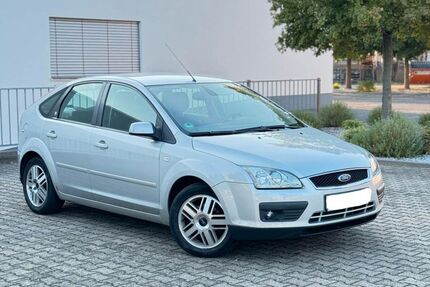 Ford Focus 82.500 km 4.750 € Wiesbaden 65185