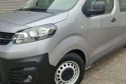 Opel Vivaro 43.965 km 26.840 € Brandenburg an der Havel 14772