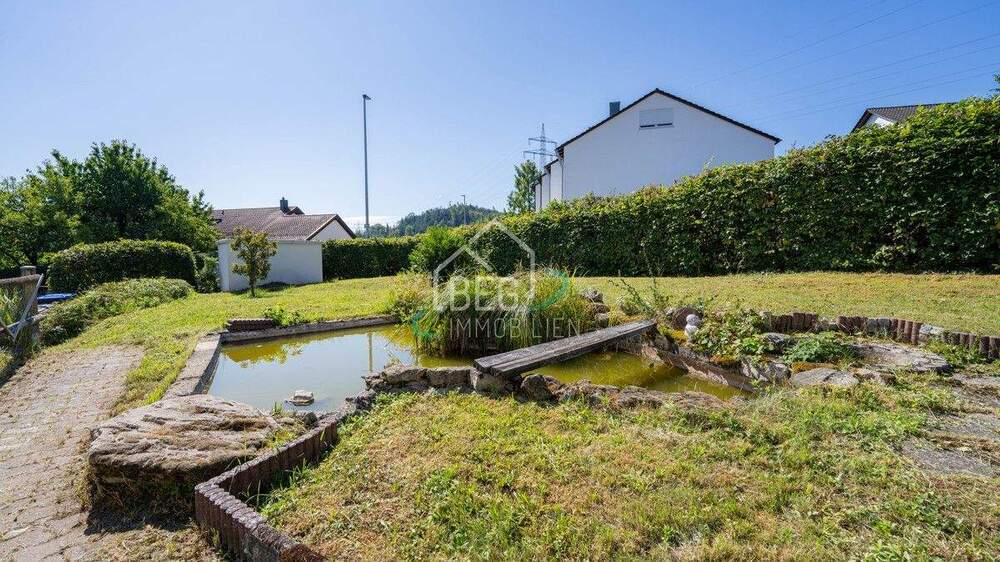 Doppelhaushälfte mit großem Garten in ruhiger Wohnlage 4 zimmer