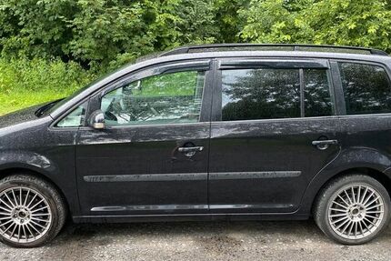 VW Touran 287.000 km 2.500 &euro; Großalmerode 37247