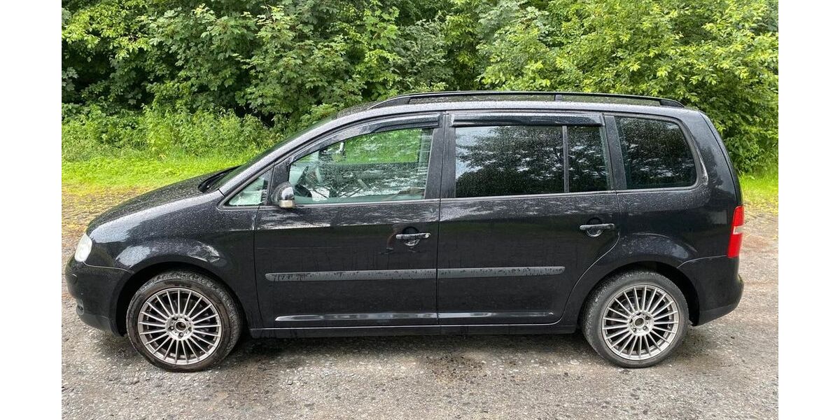 VW Touran 287.000 km 2.500 &euro; Großalmerode 37247