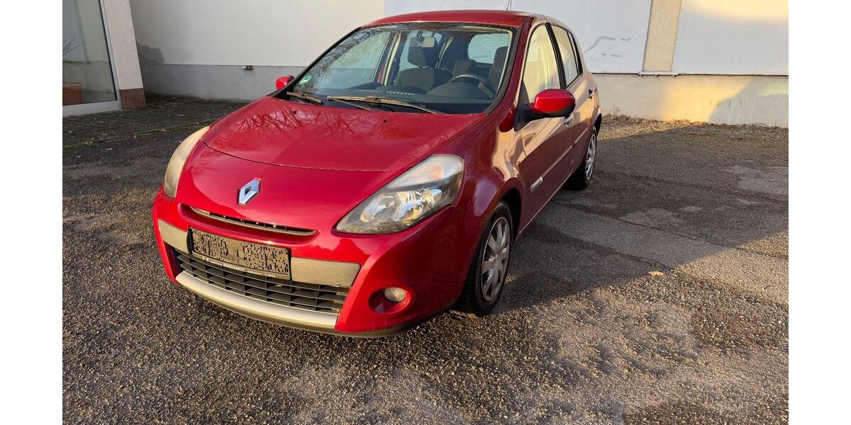 Renault Clio 113.100 km 3.500 &euro; Penig 09322