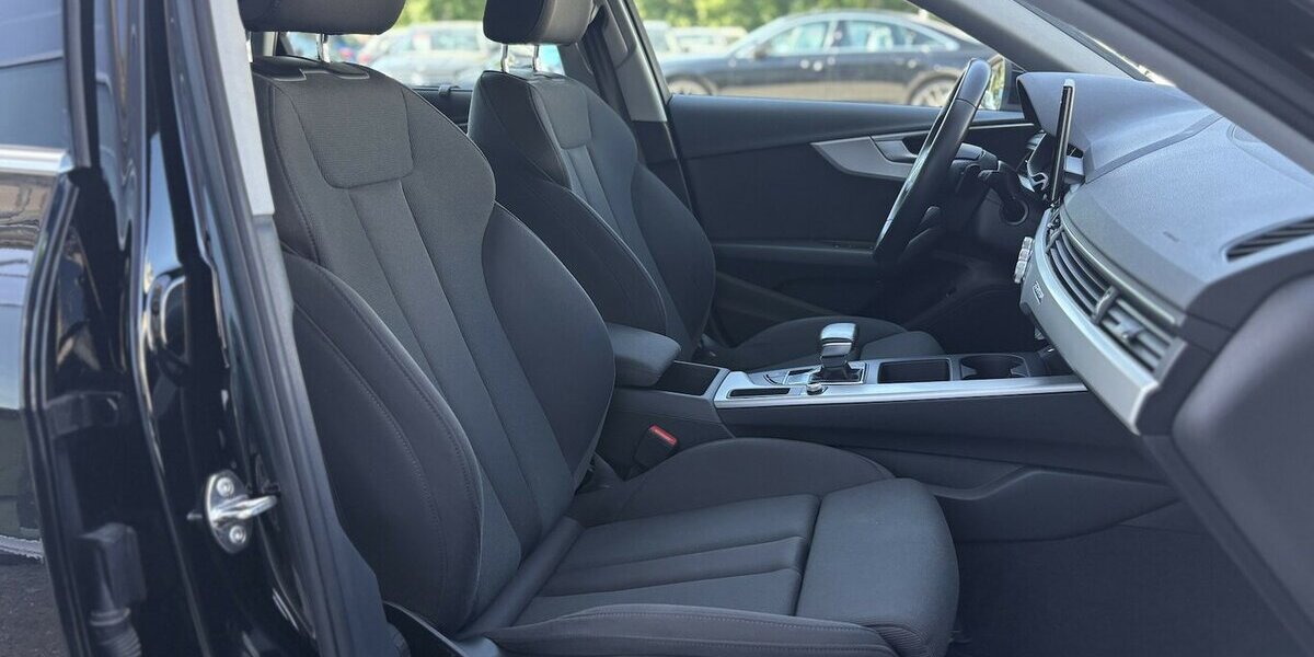 Audi A4 40 TDI quattro advanced ACC/DAB/NAVI/AHK/LED 71.953 km 25.900 &euro; Villingen-Schwenningen 78054