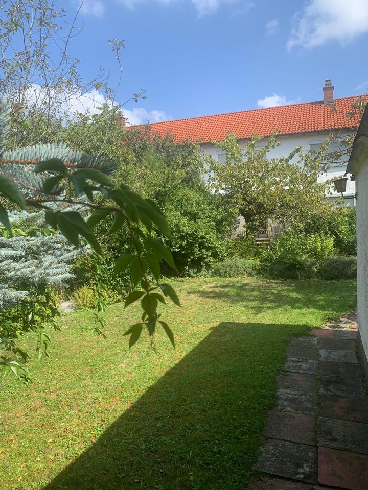 WG-Zimmer in Doppelhaushälfte mit Garten (