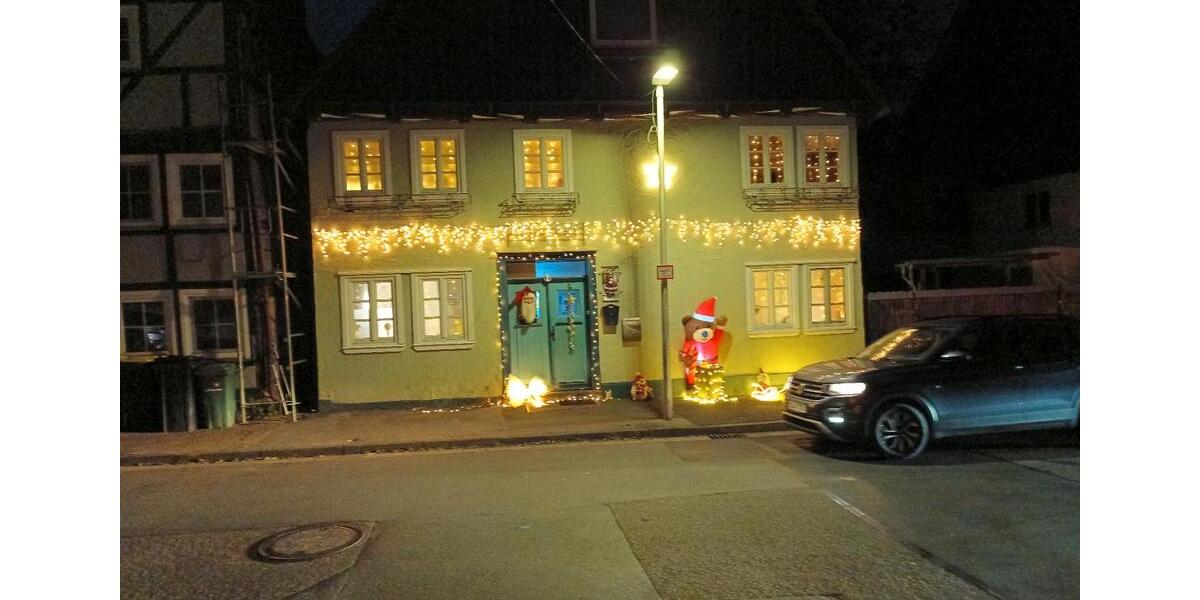 Einfamilienhaus Bad Arolsen - 10 Zimmer, 200 m&sup2;, 75.000&euro; | Angebot:20576417
