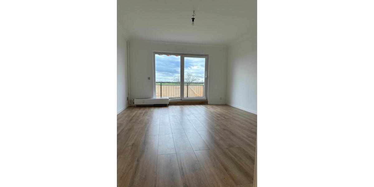 attraktive 3-Raum-Wohnung mit Balkon, Einbauküche und eigenem Gar 3 zimmer