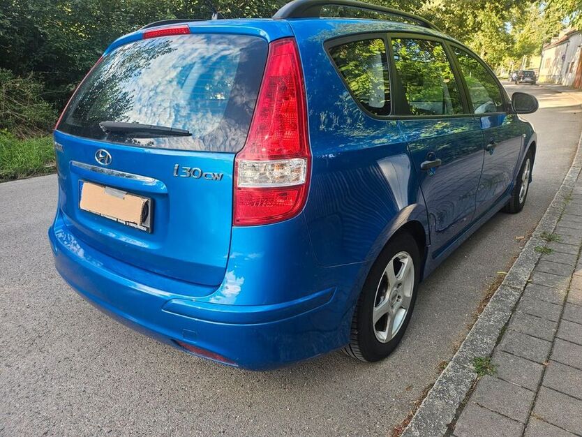 i30
