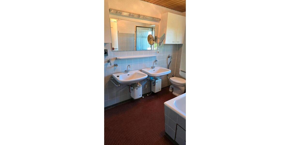 Reihenhaus Trossingen - 8 Zimmer, 192 m&sup2;, 490.000&euro; | Angebot:26906853