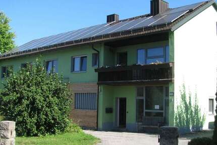 Haus Reuth bei Erbendorf - 7 Zimmer, 170 m&sup2;, 215.000&euro; | Angebot:25043869