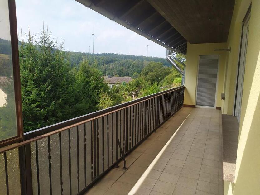 4-Zimmer-ObergeschossWohnung mit Balkon, Talblick und Garten