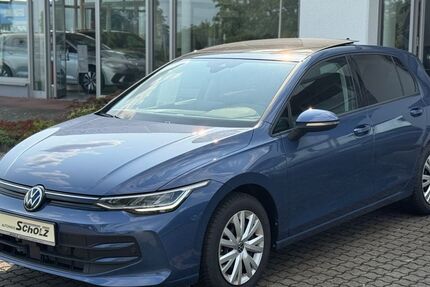 VW Golf 8.224 km 23.490 &euro; Oelsnitz 08606