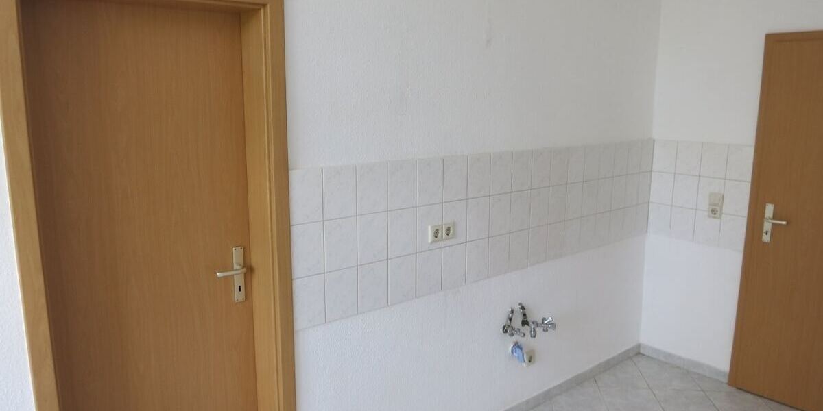 Für Ihren Start als Anleger - kleine Wohnung mit Fenster in Küche und Bad! - Etagenwohnung Chemnitz Schloßchemnitz | Angebot:25342466