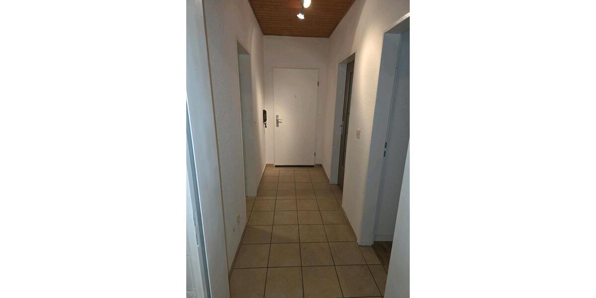 Dachgeschoßwohnung Dinslaken Hiesfeld - 2.5 Zimmer, 73 m&sup2;, 600&euro; | Angebot:26396476