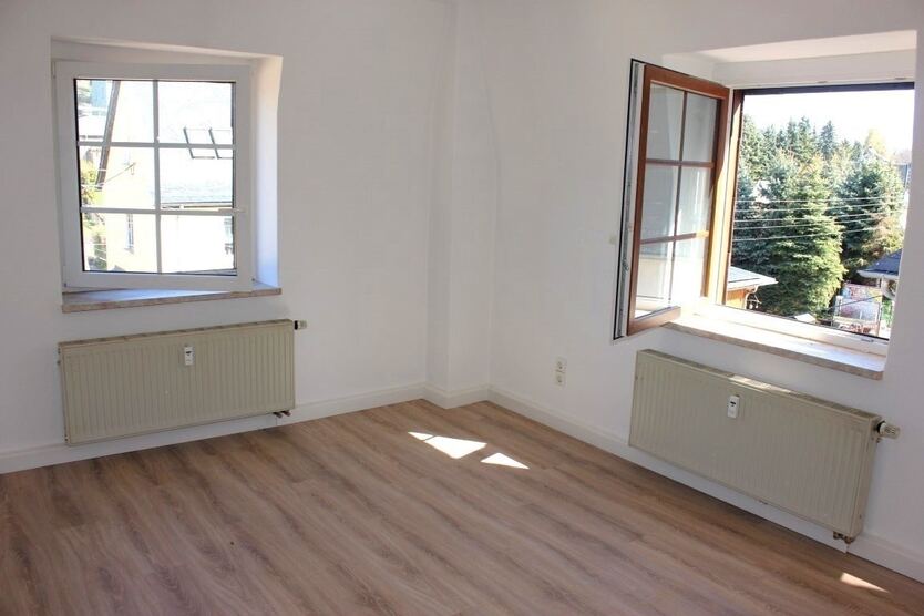 Neu sanierte 2-Raum Dachgeschoss-Wohnung in ruhiger Lage von Markersorf 2 zimmer