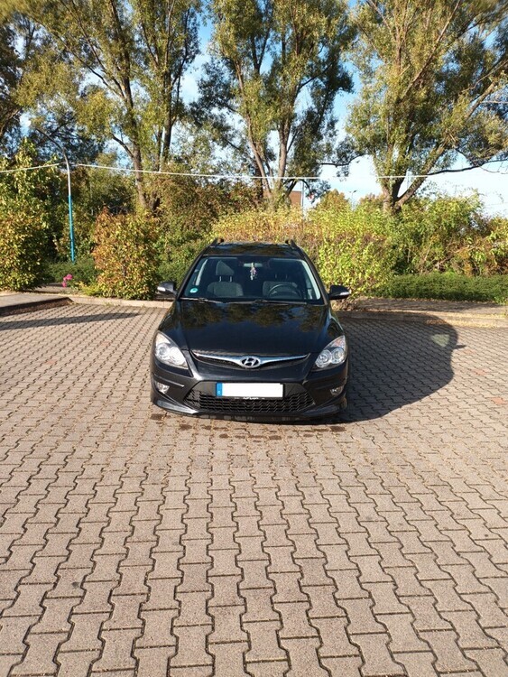 Hyundai i30 CW 92.000 km 4.400 € Erfurt 99084