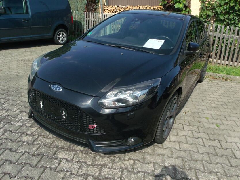 Ford Focus 125.418 km 11.990 € Strahwalde 02747
