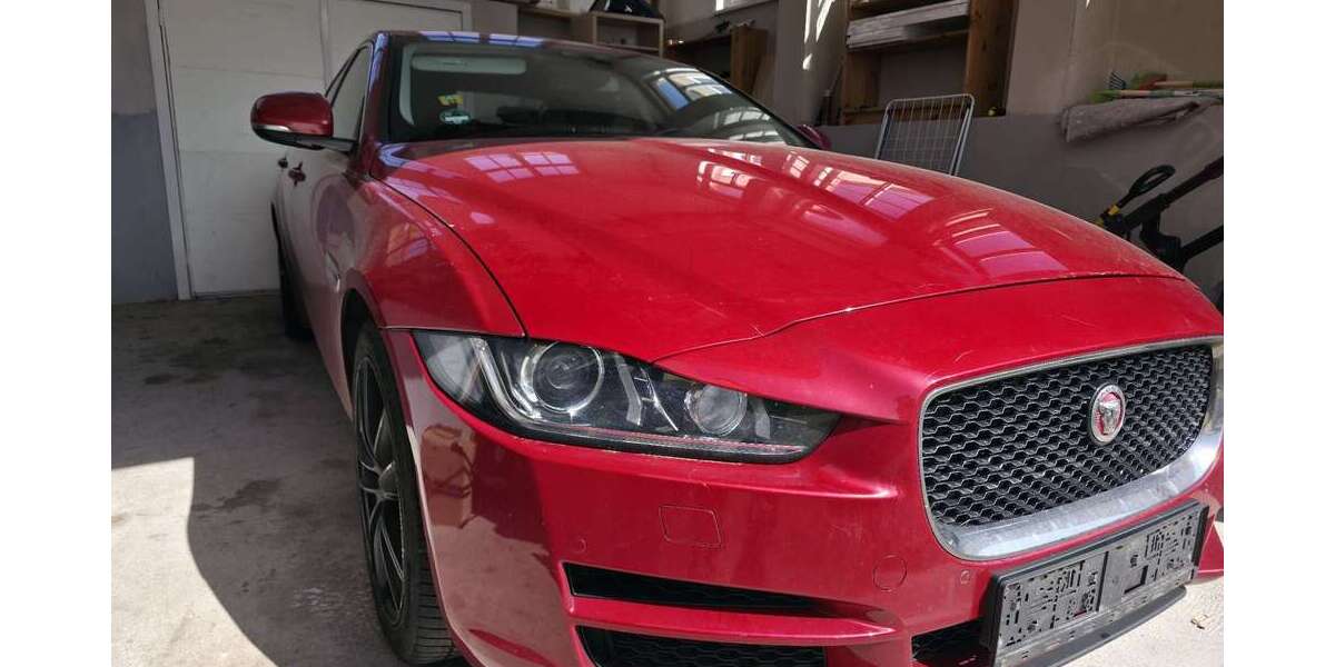 Jaguar XE 179.500 km 7.500 &euro; Trossingen 78647
