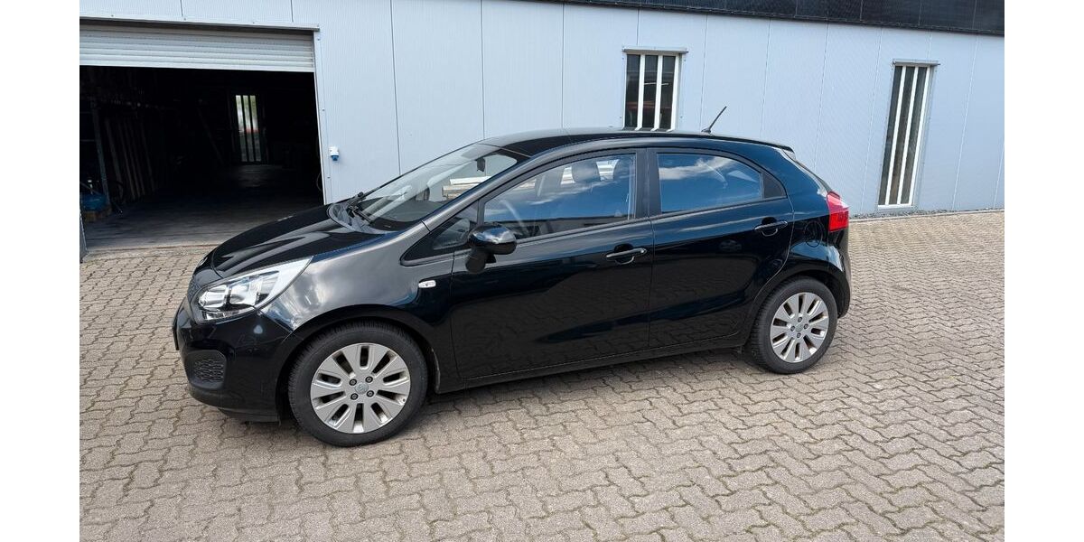 Kia Rio 96.014 km 5.490 &euro; Henstedt- Ulzburg 24558