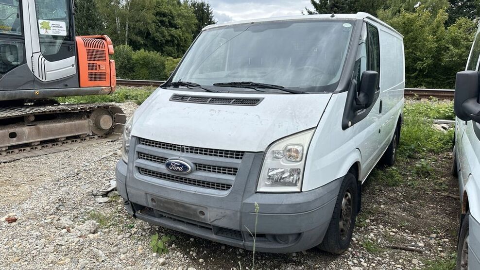 Ford Transit 136.025 km 1.799 € MÜNCHEN 81243