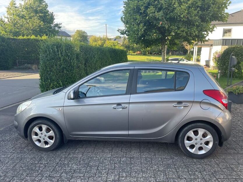 i20