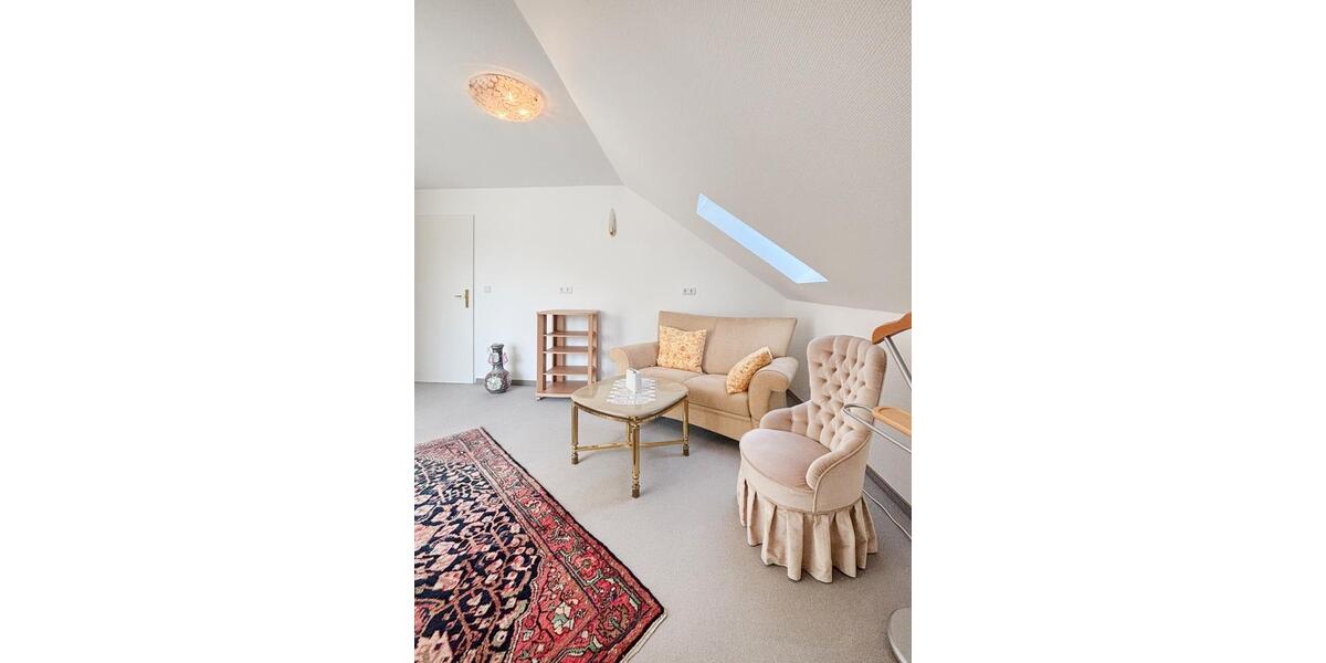 Dachgeschoßwohnung Wilhelmshaven Heppens - 4 Zimmer, 170 m&sup2;, 1.500&euro; | Angebot:22113522