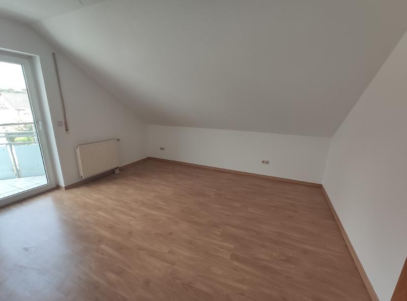 3 Zi. Wohnung (Nr. 6) im DG (2. OG) mit Balkon und Garage - Etagenwohnung Erlangen OT Dechsendorf | Angebot:24315669