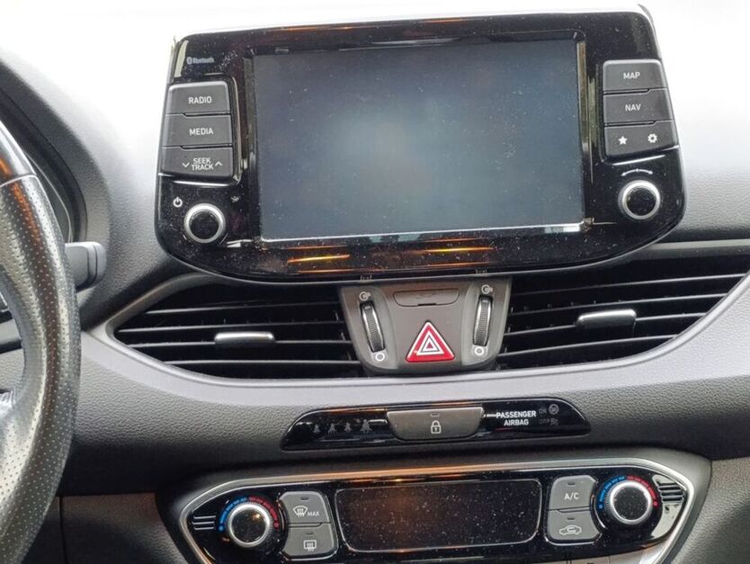 i30