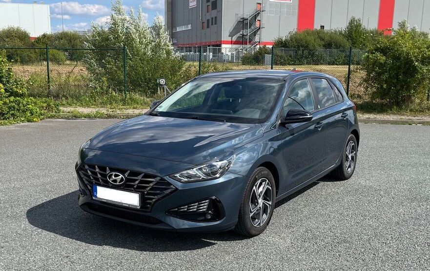 i30