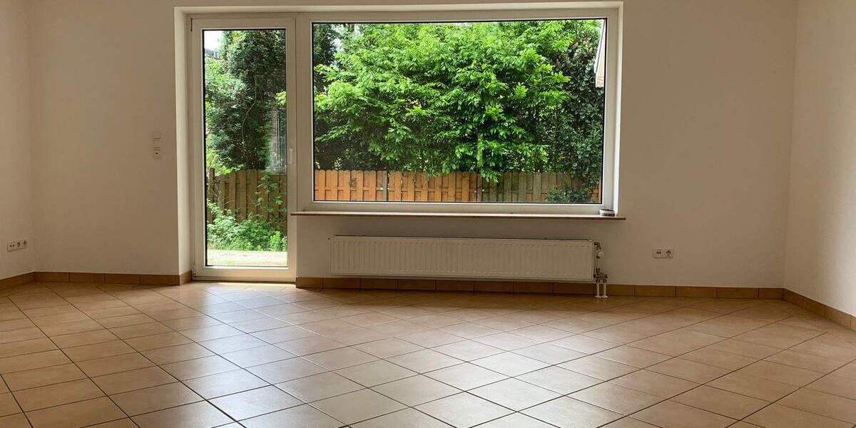 Mehrfamilienhaus, Wohnhaus Pinneberg Quellental - 4 Zimmer, 110 m&sup2;, 1.600&euro; | Angebot:26449977