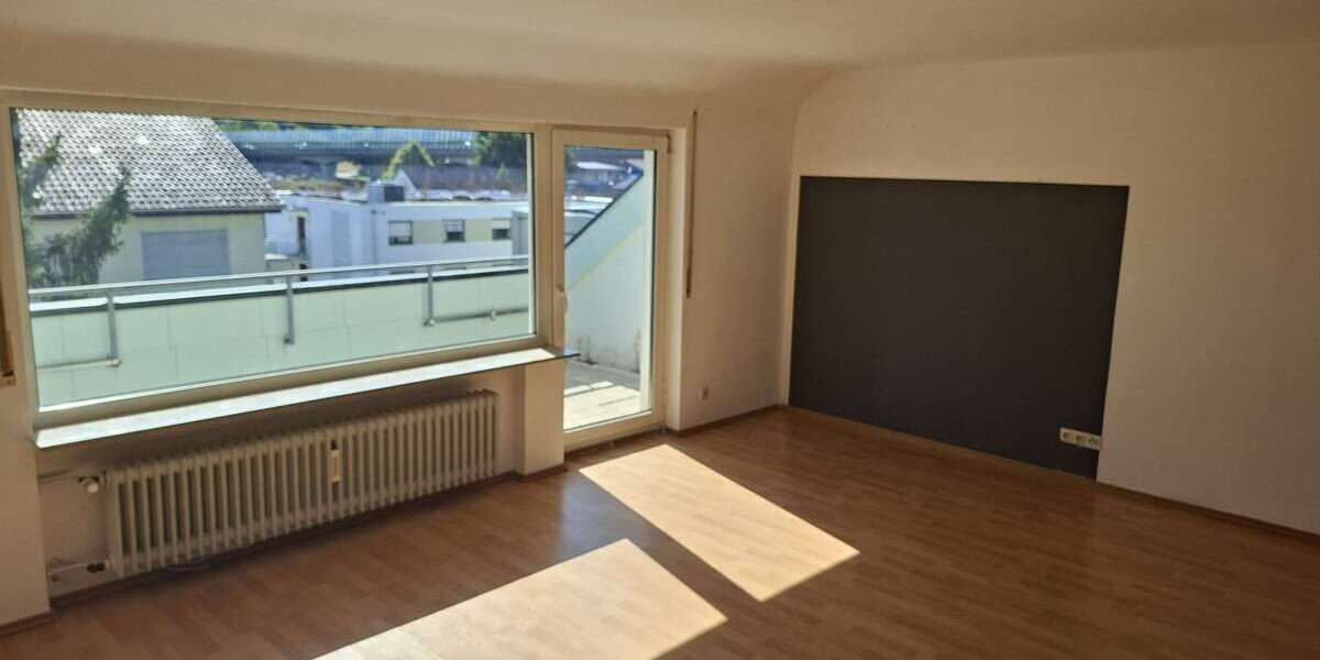 Etagenwohnung Schorndorf - 4 Zimmer, 98 m&sup2;, 872&euro; | Angebot:27136578