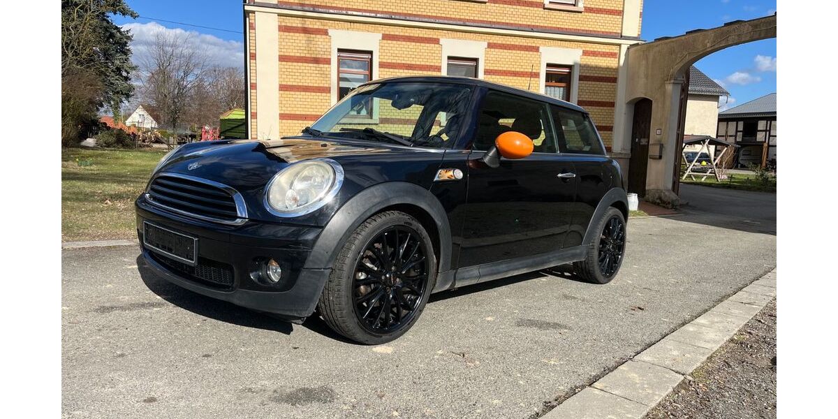 Mini ONE 153.000 km 4.399 &euro; Crimmitschau 08451