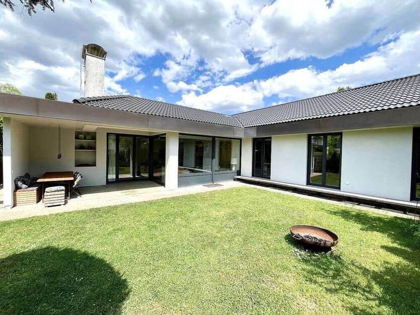 Haus zum Kaufen in Krailling 1.980.000 € 214 m²