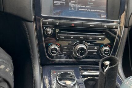 Jaguar XJ 350.150 km 7.900 &euro; Berlin 13357