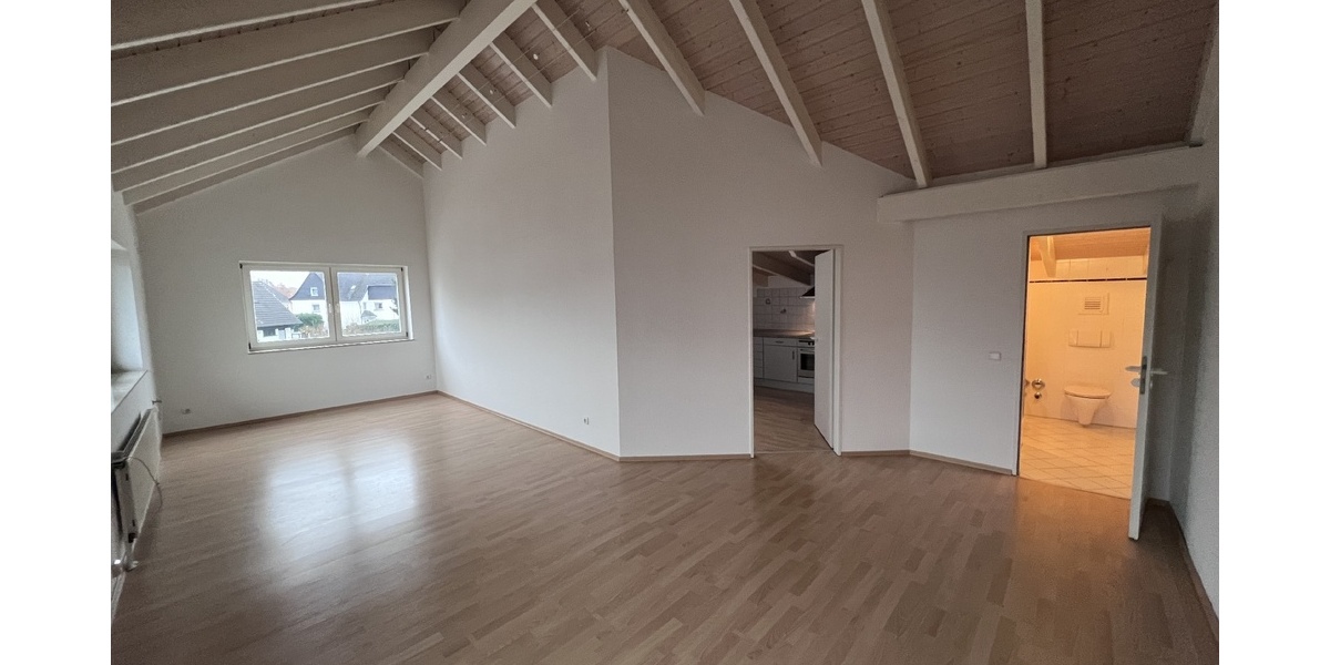 2-Zimmer-Dachgeschoss-Wohnung mit hohen Decken in Oberpleis - Dachgeschoßwohnung Königswinter | Angebot:26531230