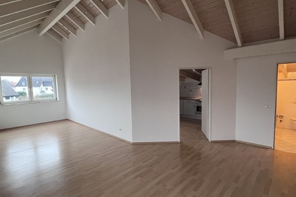 2-Zimmer-Dachgeschoss-Wohnung mit hohen Decken in Oberpleis - Wohnung Königswinter | Angebot:26531230