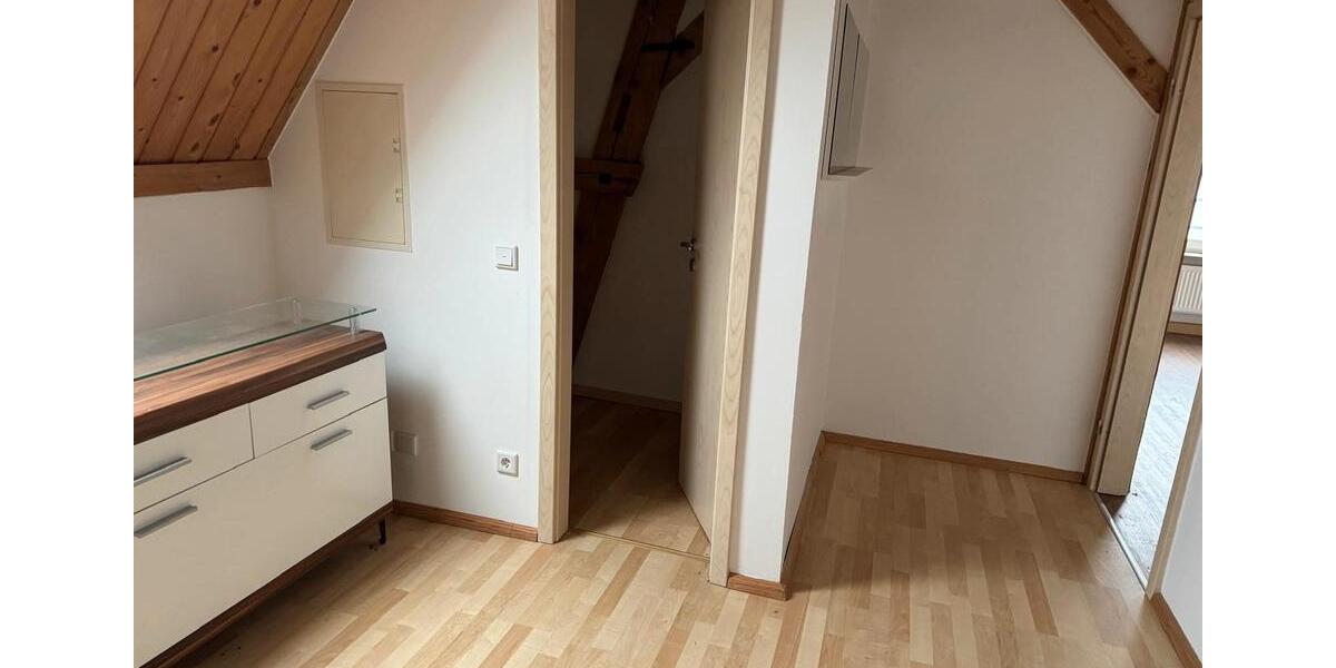 Dachgeschoßwohnung Roth - 2 Zimmer, 65 m&sup2;, 625&euro; | Angebot:26251076