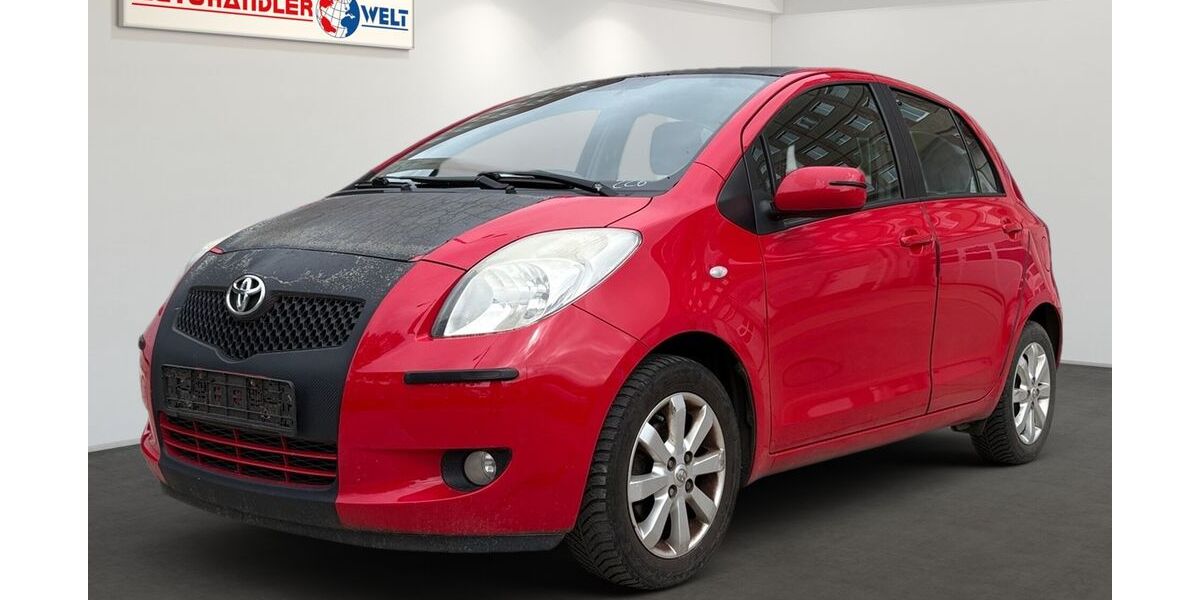 Toyota Yaris 112.119 km 2.399 &euro; Berlin 12681
