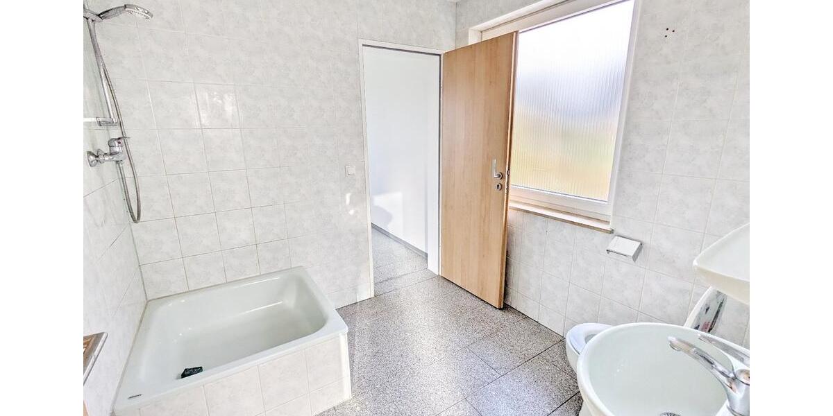 Grosse 2 Zi.- Wohnung 80qm mit Parkblick im Gutspark Tessin 2 zimmer