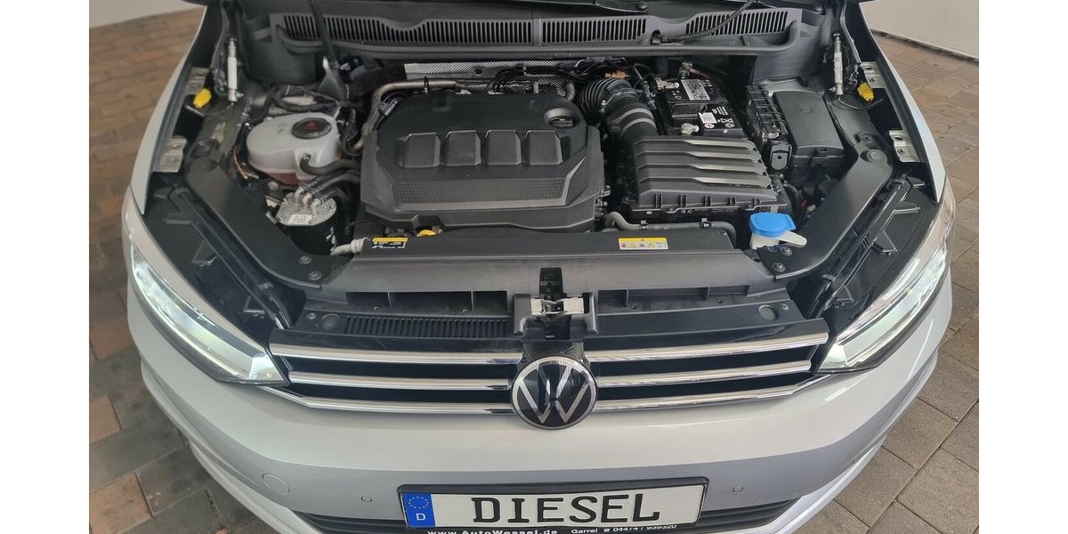 VW Touran Highline BMT DSG LED AHK ACC Navi 7-Sitze 91.700 km 26.900 &euro; Garrel 49681