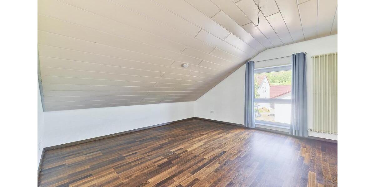 Einfamilienhaus Neckarsteinach - 9 Zimmer, 331 m&sup2;, 2.450&euro; | Angebot:23614375