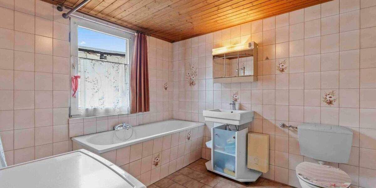 Doppelhaushälfte Bedburg Kirchherten - 3 Zimmer, 93 m&sup2;, 165.000&euro; | Angebot:25775757
