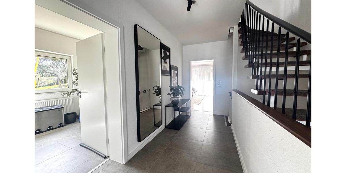 Doppelhaushälfte Hennef (Sieg) - 4 Zimmer, 120 m&sup2;, 1.500&euro; | Angebot:25718119