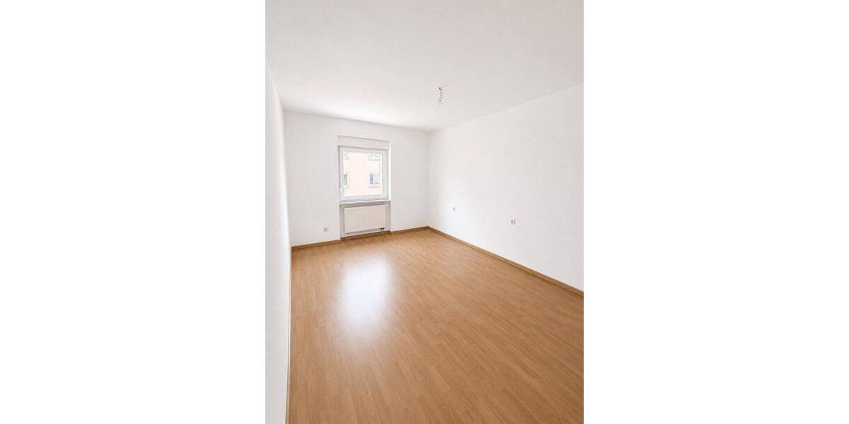Etagenwohnung Schweinfurt Innenstadt - 4 Zimmer, 140 m&sup2;, 1.450&euro; | Angebot:26882885