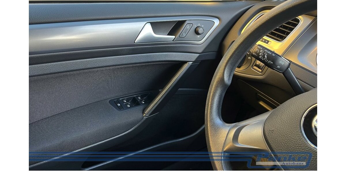 VW Golf VII BMT*Navi*Tempo*SHZ*Tel.*Touch* 120.529 km 9.990 &euro; Berlin 13187