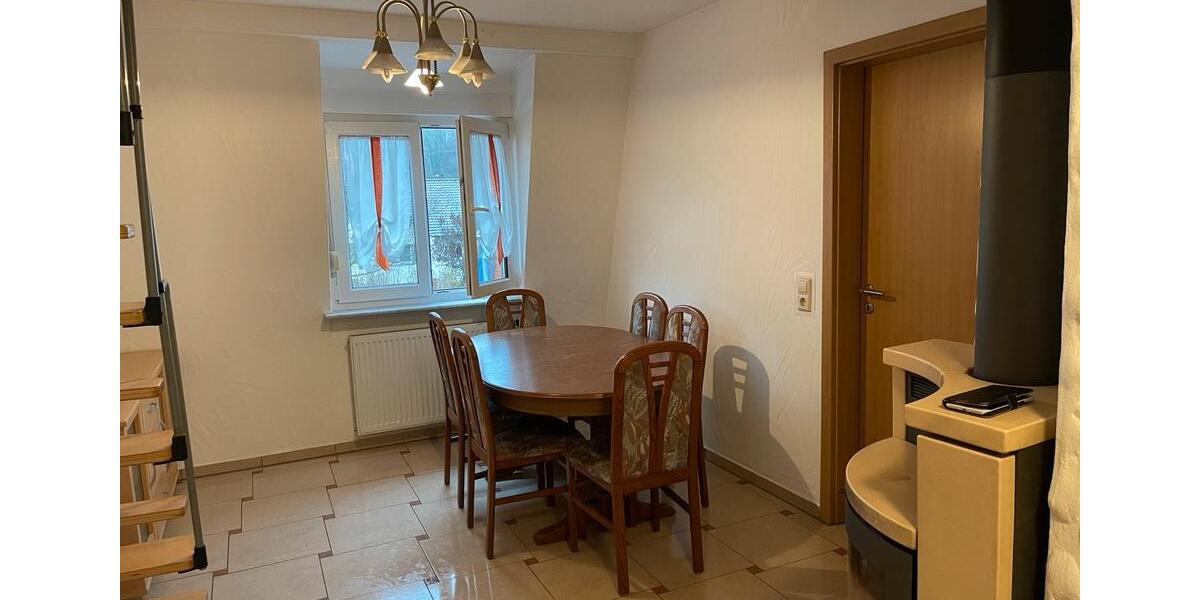 Etagenwohnung Waldkirch - 5 Zimmer, 91 m&sup2;, 1.350&euro; | Angebot:26384414