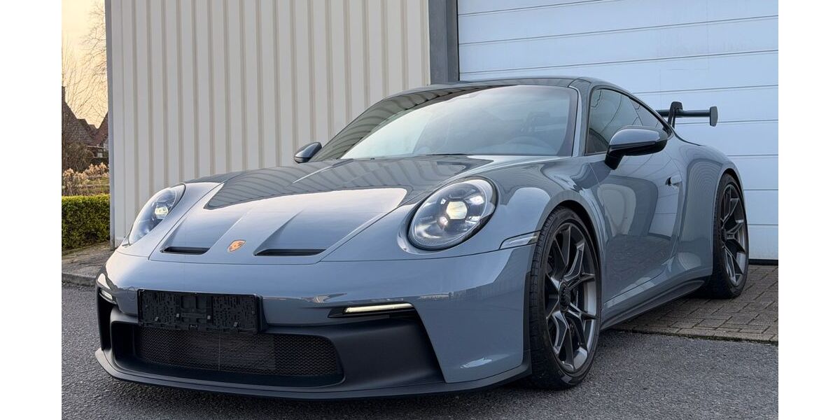 Porsche 992 1.900 km 199.800 &euro; Bad Iburg 49186