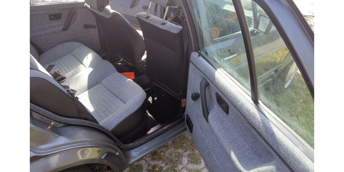 VW Jetta,1986,Diesel,Automatik 54 PS 160.000 km 5.880 € Attenkirchen 85395