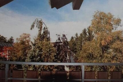 2 Zimmer Wohnung (DG) in 3 Parteien Haus 2 zimmer